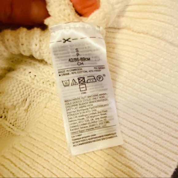 Banana Republic Cable Knit Sweater - Picture 5 of 5